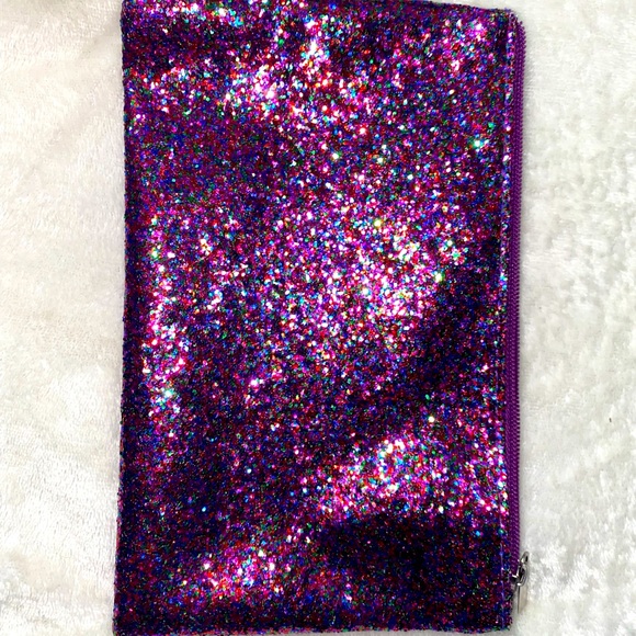 Handbags - Cosmetic bag ✨